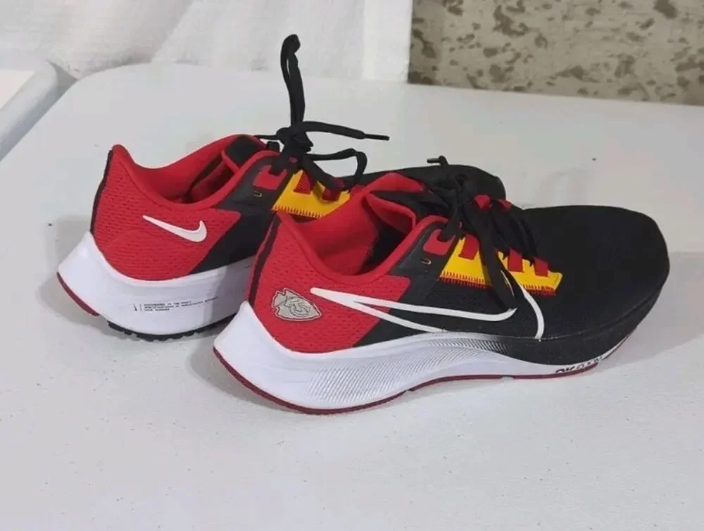 NFL x Nike Air Zoom Pegasus 38 Kansas City Chiefs Size 6